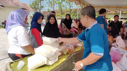 Masih Tingginya Harga Telur dan Beras, Ratusan Warga Madiun Serbu Operasi Pasar Murah