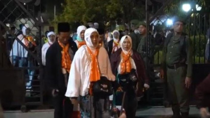 3 Kloter CJH Asal Bojonegoro Diberangkatkan, Usia Tertua 93 Tahun Termuda 18 Tahun