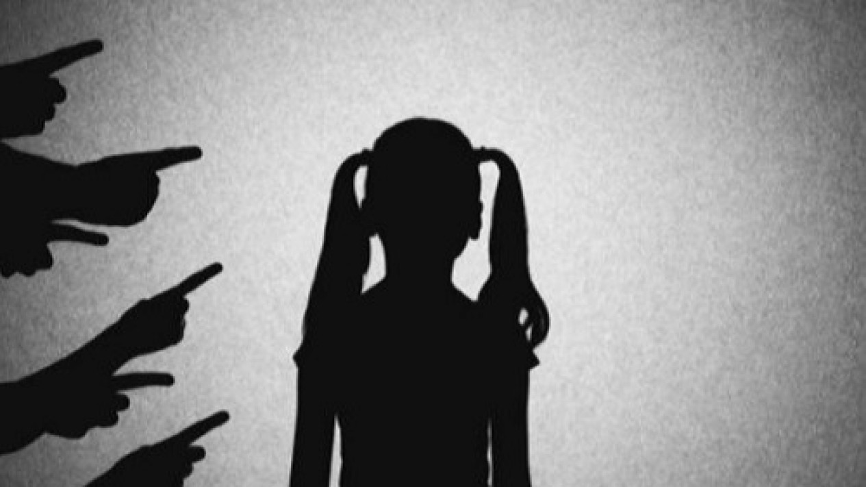 Seorang Gadis 15 Tahun di Sulteng Diperkosa 11 Orang, Pelaku Diduga Kades hingga Polisi
            - galeri foto