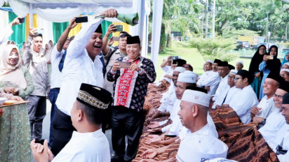 Pemkab Simalungun Berikan Tepung Tawar kepada 203 Jamaah Haji Tahun 2023