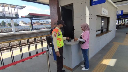 Stasiun Kereta Gedebage Bandung Kini Mulai Angkut Penumpang Kereta Api Commuter Line Bandung Raya