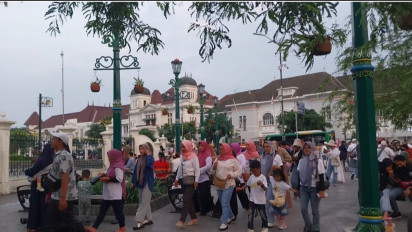 Libur Panjang di Akhir Pekan, Jalan Malioboro Yogyakarta Kembali Dipadati Wisatawan