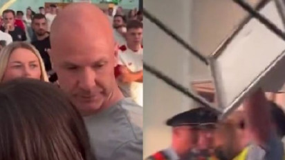 Fans Roma Barbar, Kerumuni Wasit Anthony Taylor di Bandara hingga Lempar Kursi
