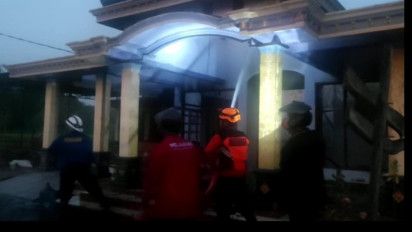 Diduga Akibat Korsleting Listrik, Rumah Warga di Ponorogo Ludes Terbakar