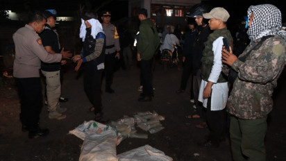 Polisi Lakukan Operasi pemberantasan Miras di Eksterminal Cilembang, Antisipasi Peredarannya di Kota Tasikmalaya