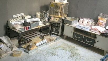 Wow! Tiap Setengah Jam Pabrik Lab di Kabupaten Tangerang dan Semarang Hasilkan 3.000 Butir Pil Ekstasi 