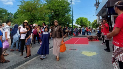 Libur Panjang Akhir Pekan, Jantung Wisata Kota Yogyakarta di Jalan Malioboro Ramai Wisatawan