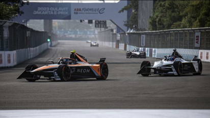 Tim Porsche Rasakan Ganasnya ABB Formula E Jakarta 2023 , Berat Badan Pembalap sampai Turun Drastis