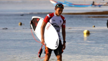 Kejar Tiket Olimpiade Paris, 2 Peselancar Indonesia Maju ke Putaran Keempat ISA World Surfing 2023