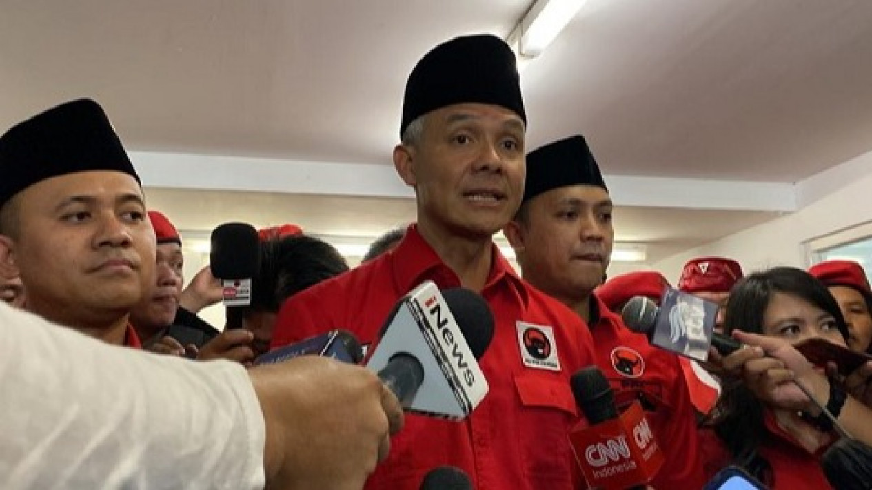 Internal PDIP Dirumorkan Retak oleh Media Asing, Ganjar Bantah: Kita Kompak, Kita Solid!
            - galeri foto