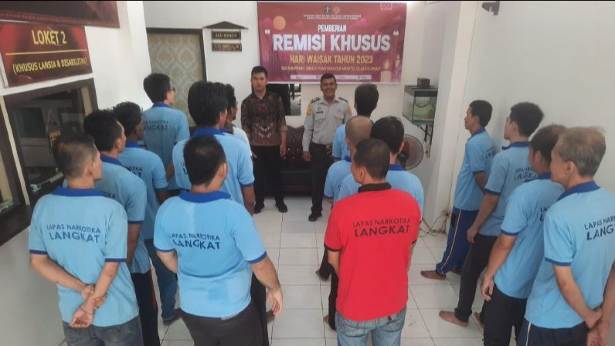 Hari Raya Waisak, Total 1.216 Narapidana Buddha Terima Remisi Khusus, 7 Langsung Bebas
            - galeri foto