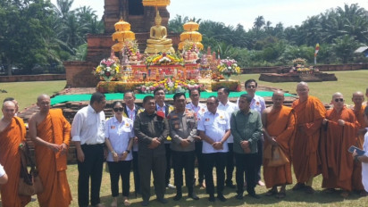 Perayaan Hari Raya Trisuci Waisak Agama  Budha di Padang lawas Utara Diikuti Ribuan Umat