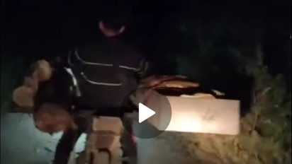 Akses Jalan Buruk, Warga Kepahiang Angkut Jenazah Gunakan Motor