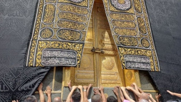 Meski Keutamaannya Dahsyat Tapi Jemaah Haji Dilarang Shalat Wajib di Hijir Ismail, Ini Alasan yang Dibeberkan oleh Ustaz Abdul Somad