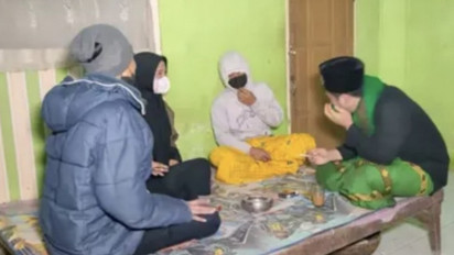 Ini Ritual Bu Siti Sebelum Beri 'Jatah' Dua Suaminya: Mandi Air Dingin Pakai Kembang
