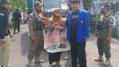 Warga dan Mahasiswa di Kediri Hadang Petugas Pengosongan Rumah Persada Sayang