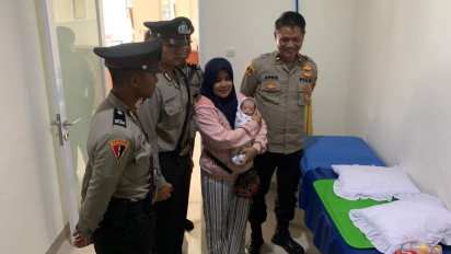 Tega! Bayi Dibungkus Plastik Dibuang di Tong Sampah Warga, Polisi Periksa 4 Saksi