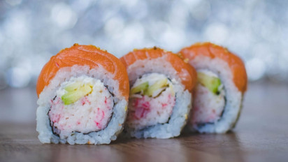 Resep California Roll Sushi, Dijamin Enak Tanpa Ribet