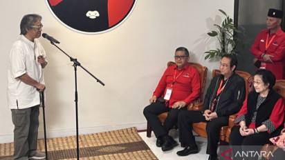 Butet Kertaradjasa Sampaikan Terima Kasih Diberi Angrek Saat Terbaring Sakit, Megawati: Saya Merasa Malu, Mustinya Jangan Diomongin