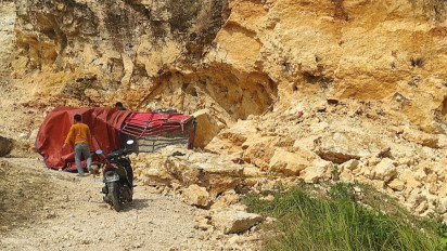 Dua Warga Grobogan Tewas Tertimbun Longsoran Tambang Ilegal