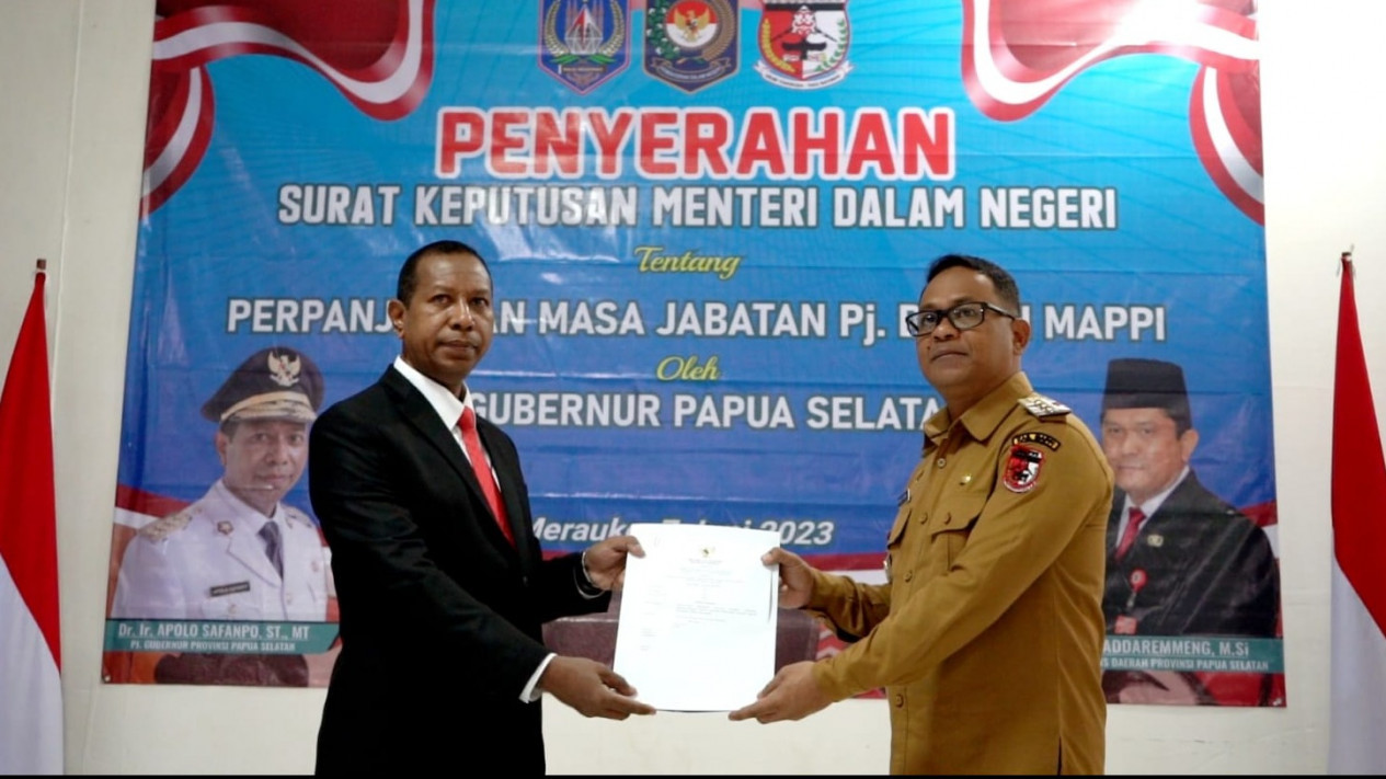 Pj Bupati Mappi Michael Rooney Gomar Terima SK Perpanjangan Masa Jabatan dari Mendagri
            - galeri foto