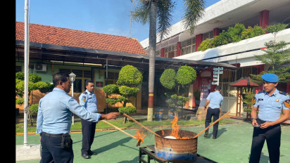 Ditemukan Barang Terlarang, Lapas Bojonegoro Musnahkan Barang Bukti Hasil Razia