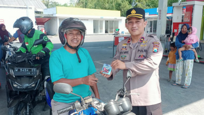 Aksi Curanmor terus Mengintai, Polisi di Gresik Bagikan Kunci Ganda Gratis pada Pengendara