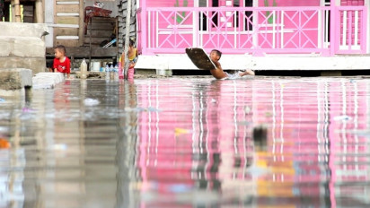 Anak-anak Bandar Rahmat, Anak-anak Korban Abrasi Pantai Sumatera