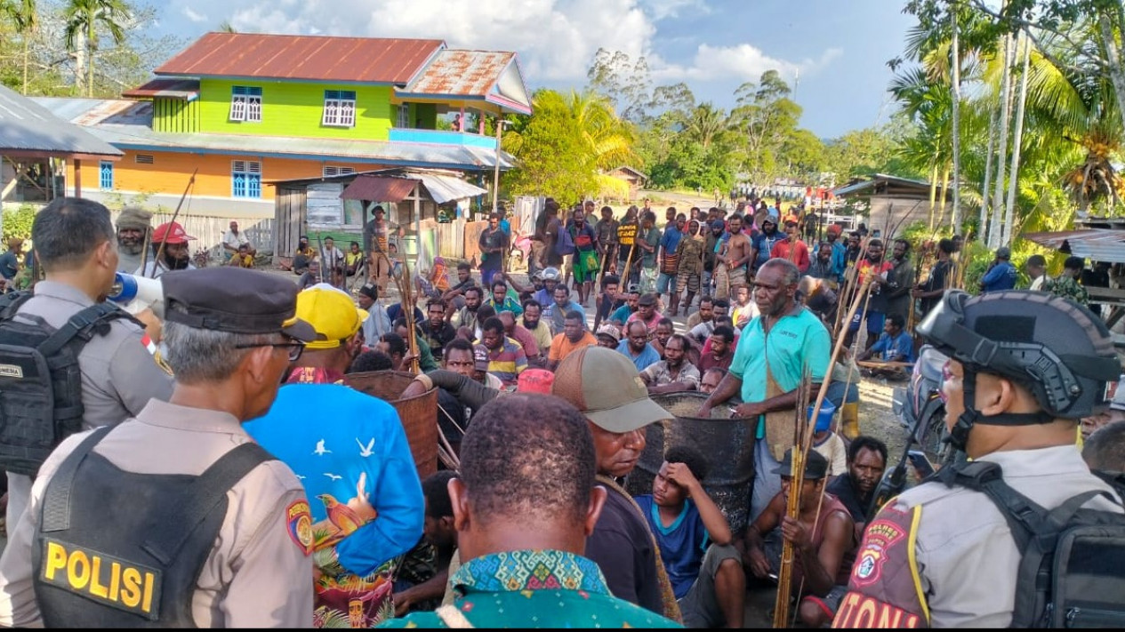 Pertikaian Antar Suku di Nabire, 2 Orang Tewas
            - galeri foto