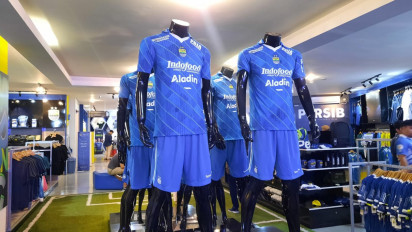 Baru Dapat Delapan Sponsor, Jersey Persib Bandung Makin Kosong?