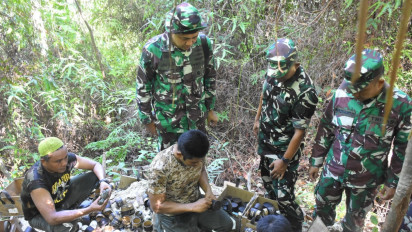 Ribuan Amunisi Bahan Peledak Rusak Berat Dimusnahkan Kodam Pattimura