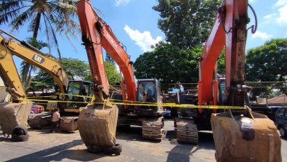 Bareskrim Mabes Polri dan Polda Jabar Gerebek Tambang Pasir di Garut, Alat Berat Turut Disita