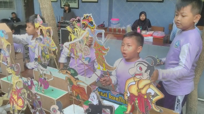 Kerajinan Wayang dan Mobil Mainan, Karya Siswa SD di Surabaya Dipamerkan Jelang Libur Sekolah