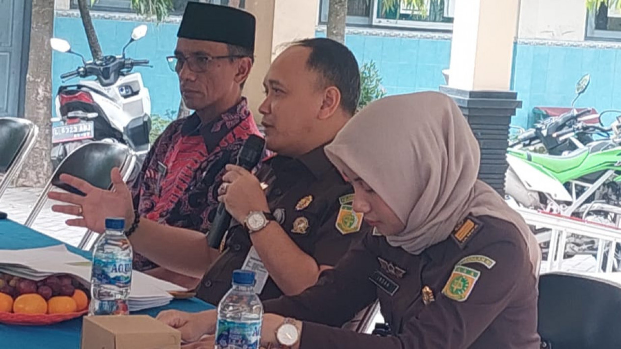 Anggaran Dana Desa Rawan Dikorupsi, Kajari Gresik Turun Langsung ke Desa - Desa
            - galeri foto