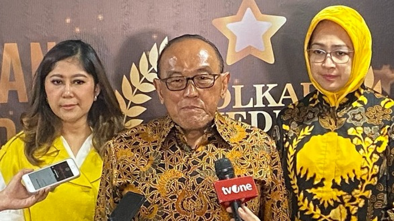 Aburizal Bakrie Sebut Golkar Terbuka Soal Poros Keempat Airlangga-Zulhas
            - galeri foto