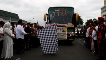Walikota Irsan Lepas 336 Calon Jemaah Haji Padangsidimpuan Menuju Asrama Haji Medan