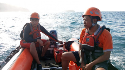 Tujuh Nelayan Digulung Ombak di Perairan Bugbug saat Turunkan Perahu, Satu Nelayan Hilang