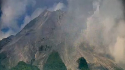 Gunung Merapi Kembali Luncurkan Guguran Lava