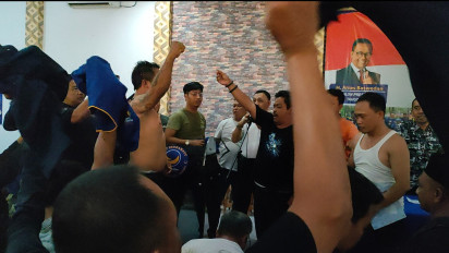 Sudah Habis Miliaran Tapi Cuma Dapat Caleg Nomor Urut 3, Ketua DPD Partai NasDem Kabupaten Indramayu Yosep Husein Ibrahim Ngamuk Copot Atribut Partai