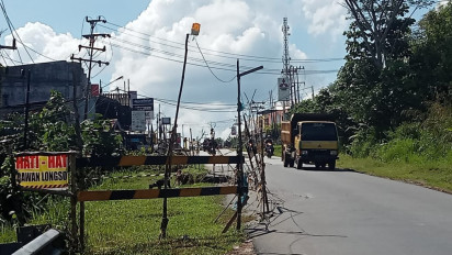 Longsor di Ruas Jalan Nasional Sanggau Tak Kunjung Diperbaiki , PPK Jalan Nasional: Belum Ada Program Penanganan