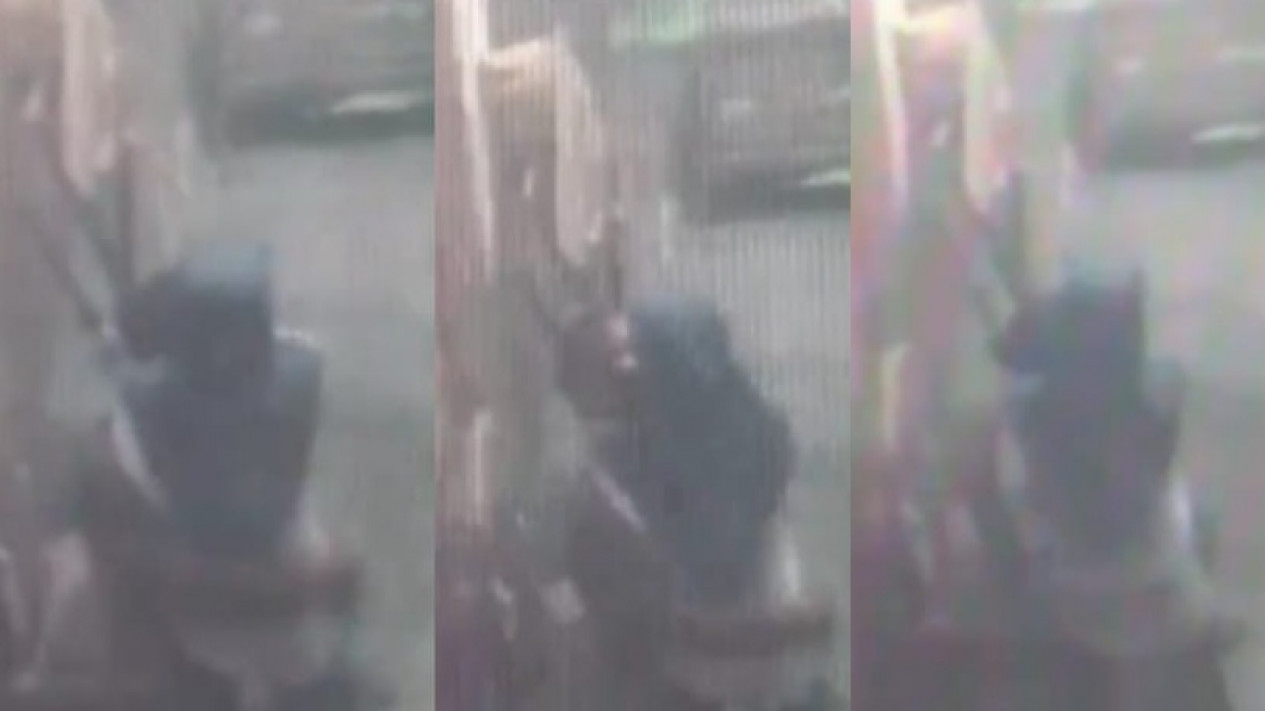 Viral! Sejoli di Aceh Timur Terekam CCTV sedang Asyik Mesum di Depan Toko
            - galeri foto