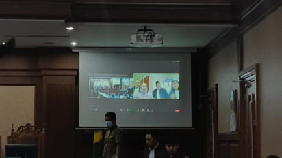 Ingin Dengarkan Langsung Surat Dakwaan, Sidang Lukas Enembe Diundur 19 Juni