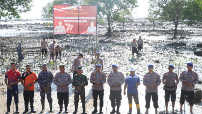 Menyambut HUT Bhayangkara Ke-77, 1000 Batang Mangrove Ditanam Demi Keberlangsungan Ekosistem Laut