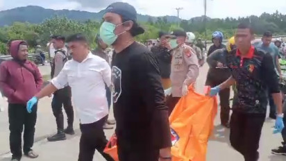 Penemuan Mayat perempuan Mengapung di Bawah Jembatan Gegerkan Warga