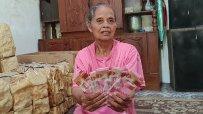 Nenek Penjual Kerupuk Karak di Kabupaten Semarang Tertipu Uang Palsu Hingga 5 Juta Rupiah