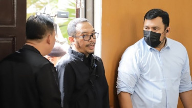 Sebut Ada Poin Krusial yang Tak Terungkap, Ayah David Ozora Gunakan Pakaian Serba Hitam saat Jadi Saksi Sidang Mario Dandy Satriyo