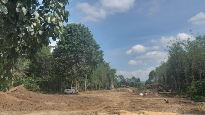 Pembangunan Akses Jalan Menuju Proyek Strategis Waduk Tiga Dihaji Terancam Molor Akibat Kendala Pembebasan Tanah