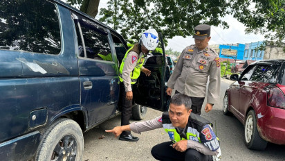 Razia SPBU, Polisi Tangkap 8 Unit Kendaraan Roda 4 Yang Diduga Langsir BBM Subsidi