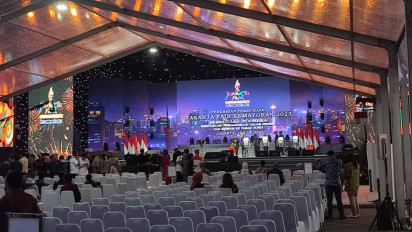 Sandiaga Uno Dampingi Presiden Joko Widodo Resmikan Pembukaan Pekan Raya Jakarta 2023