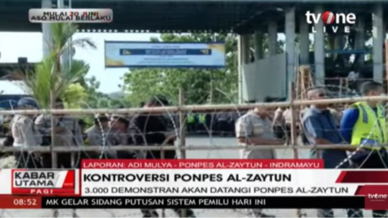 Ribuan Massa 'Kepung' Ponpes Al-Zaytun, Pandji Gumilang Kerahkan Massa Tandingan
            - galeri foto